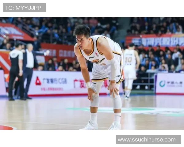 郭艾伦：从篮球场上的领军人物到全新时代的体育偶像之路