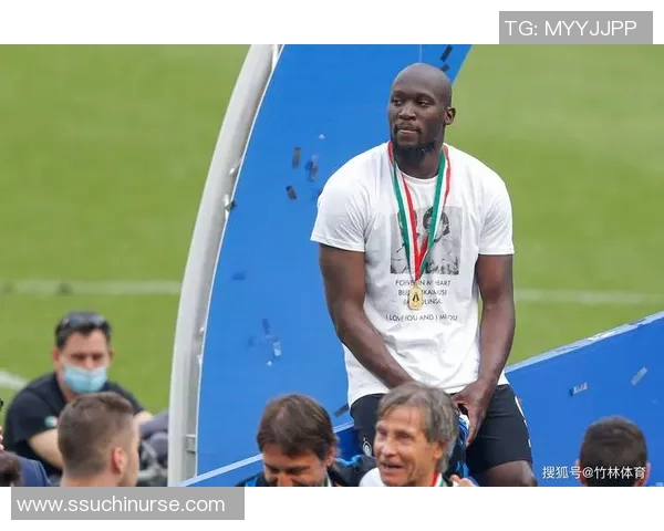 卢卡库重返赛场展现强大实力球迷期待他带领球队再创辉煌